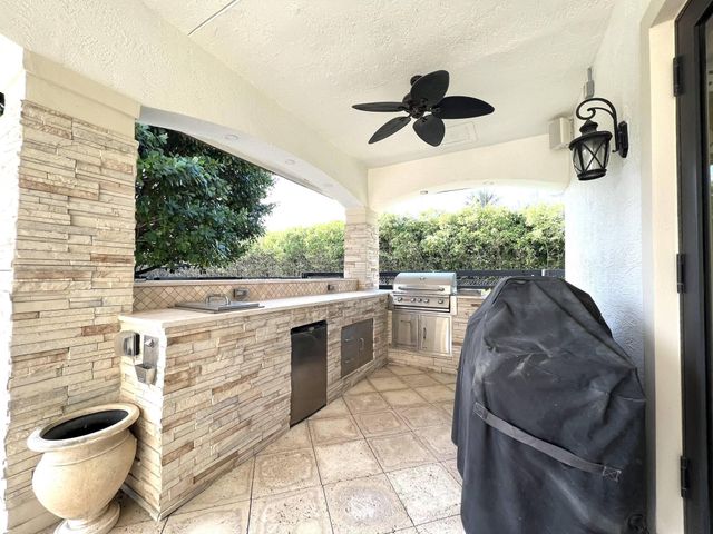 2957 Appaloosa Trail N, Wellington, FL 33414