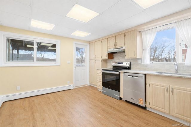 32 N Clover Street, Poughkeepsie, NY 12601