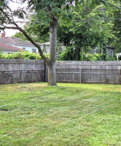 6862 Burr Street, Taylor, MI 48180