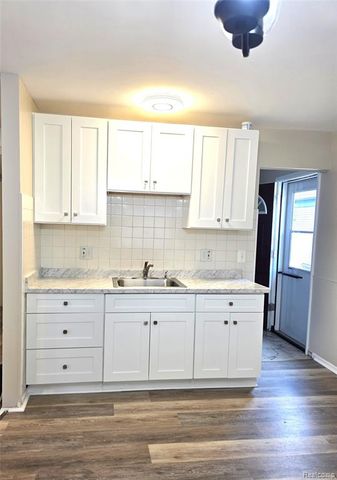 6862 Burr Street, Taylor, MI 48180