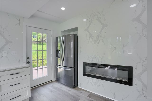 2513 Grove Rd, South Park, PA 15129