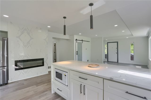 2513 Grove Rd, South Park, PA 15129