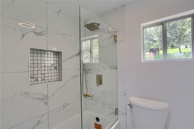 2513 Grove Rd, South Park, PA 15129