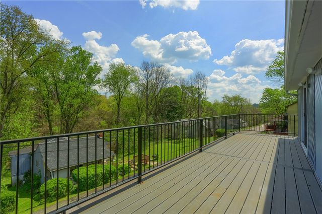 2513 Grove Rd, South Park, PA 15129