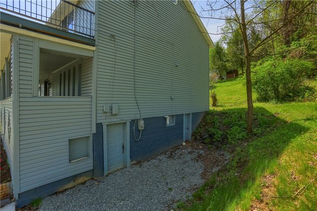 2513 Grove Rd, South Park, PA 15129