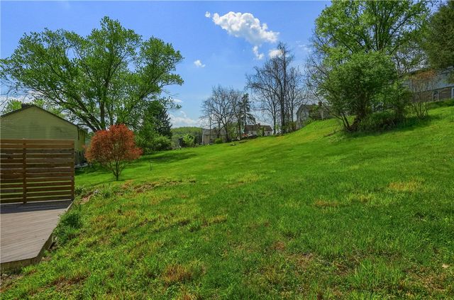 2513 Grove Rd, South Park, PA 15129