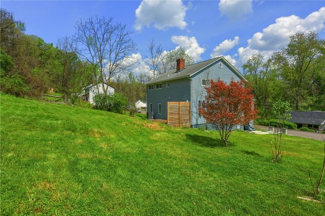 2513 Grove Rd, South Park, PA 15129