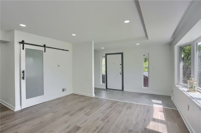 2513 Grove Rd, South Park, PA 15129