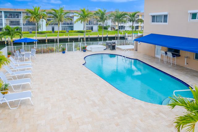 111 Doolen Court 110, North Palm Beach, FL 33408