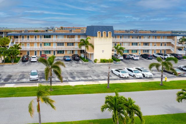 111 Doolen Court 110, North Palm Beach, FL 33408