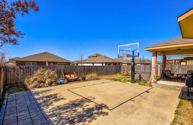 19304 Nicole LN, Pflugerville, TX 78660