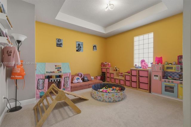 8815 NW 37th Dr, Coral Springs, FL 33065