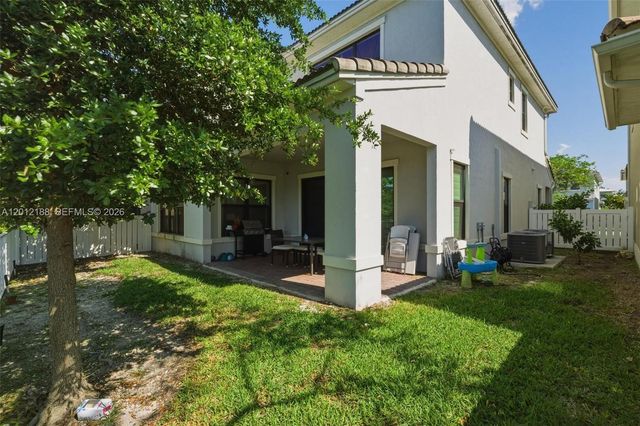 8815 NW 37th Dr, Coral Springs, FL 33065