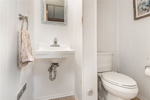 19 Del Verde Rd, Gates, NY 14624