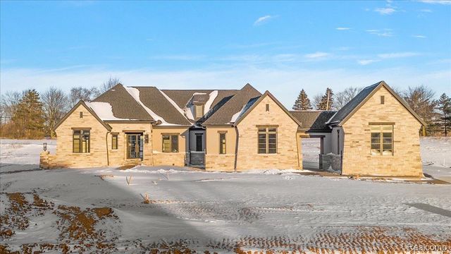 67736 Overlook Trail, Washington Township, MI 48095