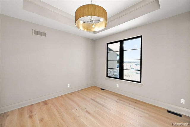 67736 Overlook Trail, Washington Township, MI 48095