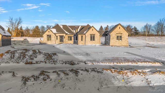 67736 Overlook Trail, Washington Township, MI 48095