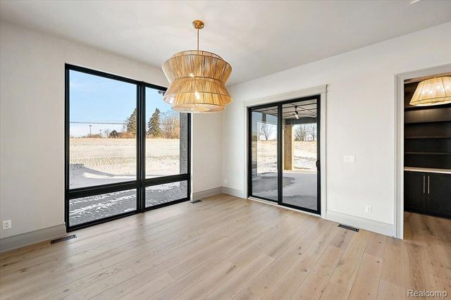 67736 Overlook Trail, Washington Township, MI 48095