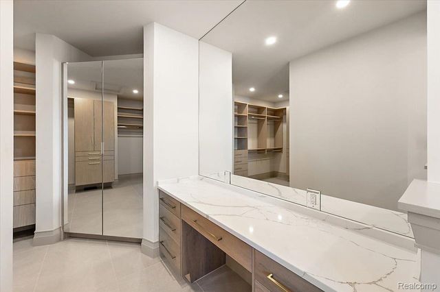 67736 Overlook Trail, Washington Township, MI 48095