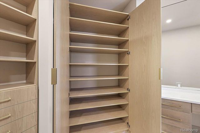 67736 Overlook Trail, Washington Township, MI 48095