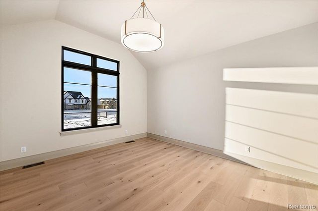 67736 Overlook Trail, Washington Township, MI 48095