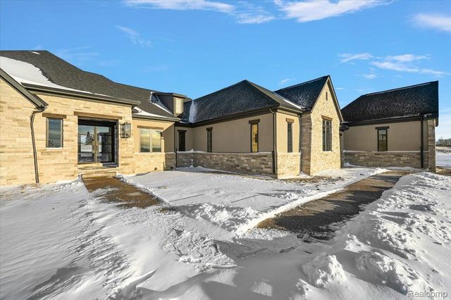 67736 Overlook Trail, Washington Township, MI 48095