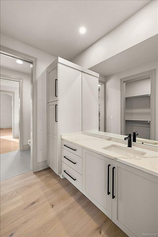 67736 Overlook Trail, Washington Township, MI 48095