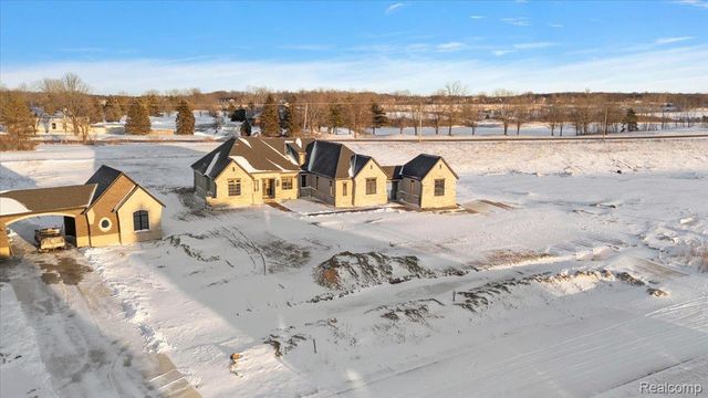 67736 Overlook Trail, Washington Township, MI 48095