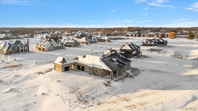 67736 Overlook Trail, Washington Township, MI 48095