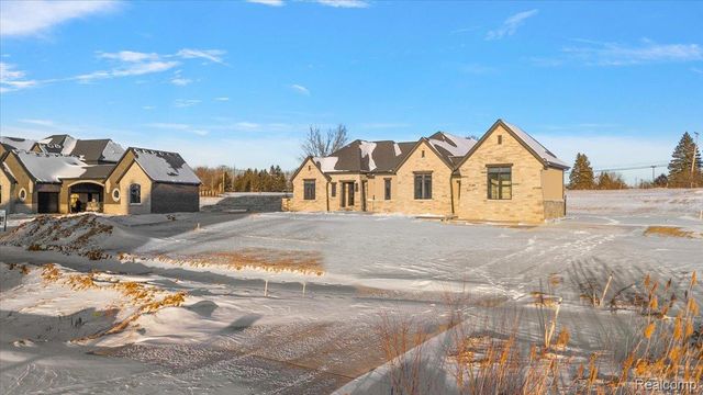 67736 Overlook Trail, Washington Township, MI 48095