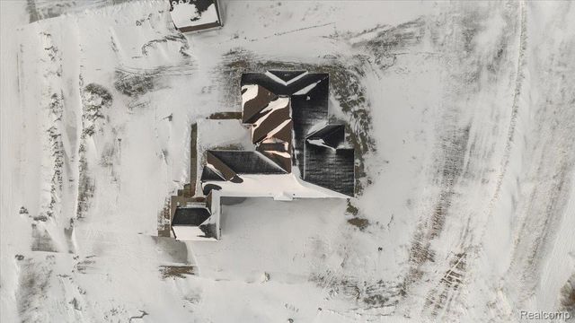 67736 Overlook Trail, Washington Township, MI 48095