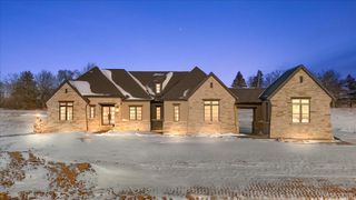 67736 Overlook Trail, Washington Township, MI 48095