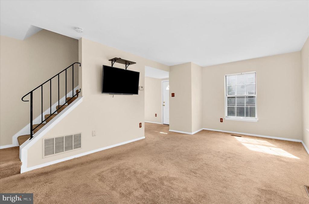 Image 14 of property listing at 1066 SAYBROOK HARBOUR, Pasadena, MD 21122