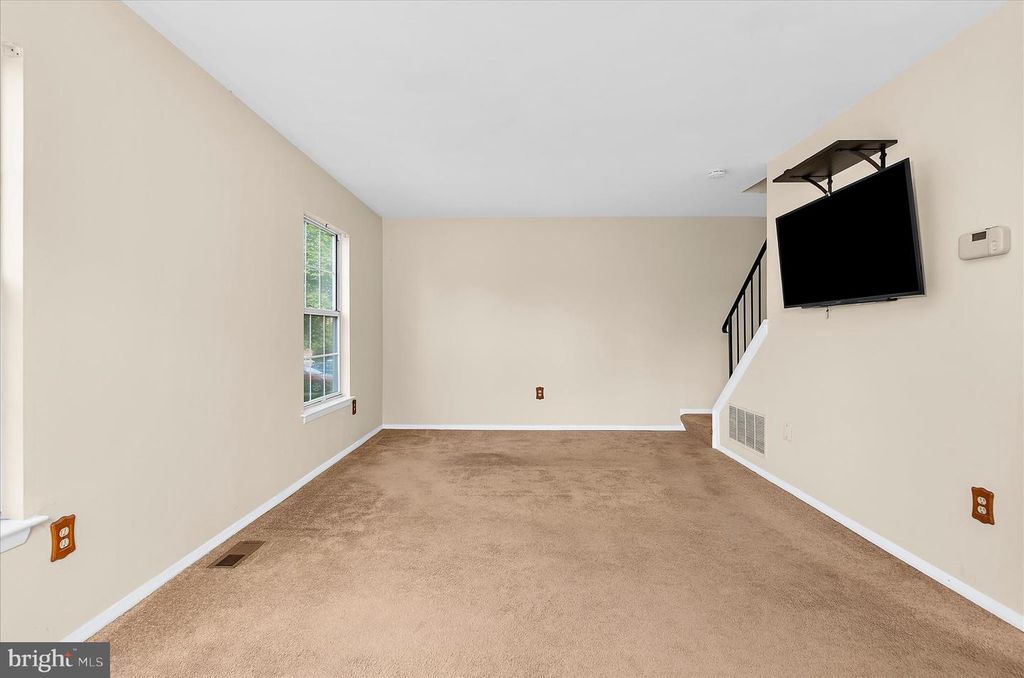 Image 16 of property listing at 1066 SAYBROOK HARBOUR, Pasadena, MD 21122