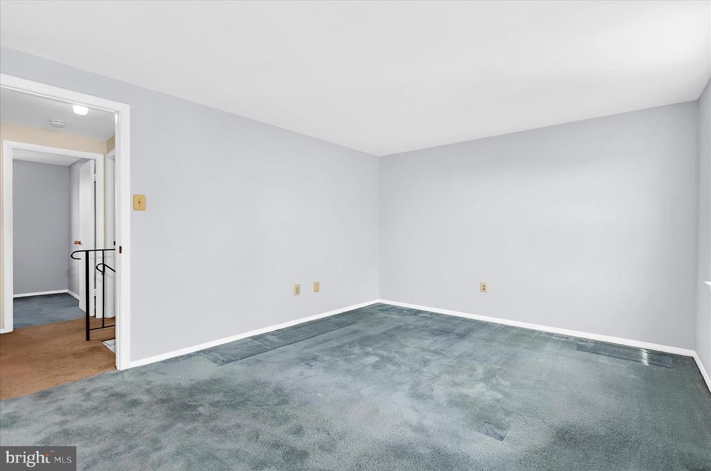Image 25 of property listing at 1066 SAYBROOK HARBOUR, Pasadena, MD 21122