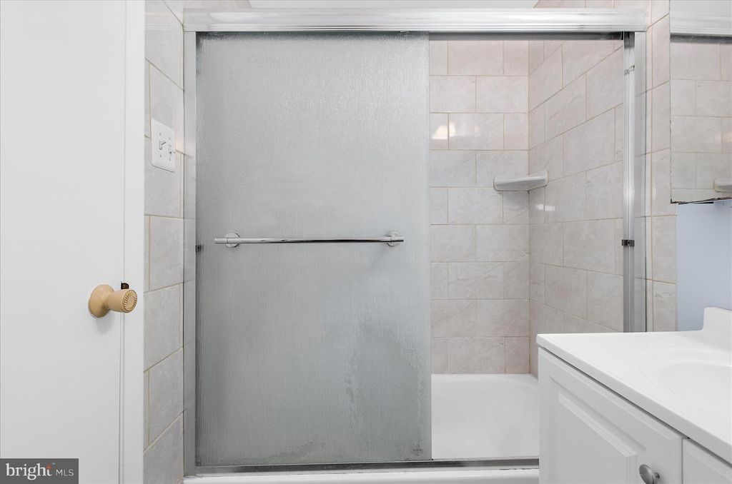 Image 31 of property listing at 1066 SAYBROOK HARBOUR, Pasadena, MD 21122