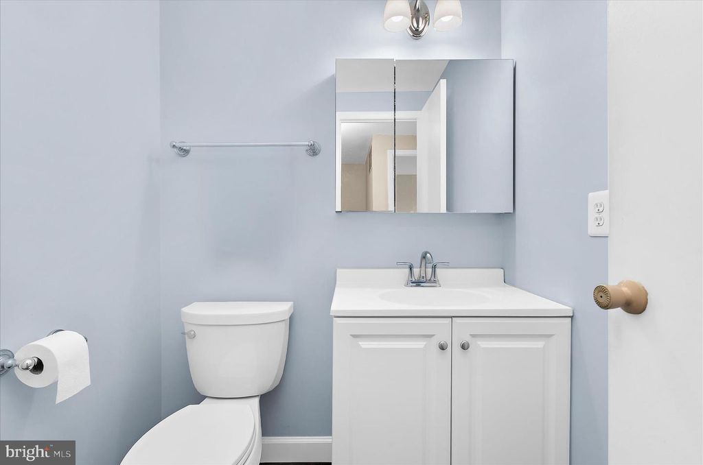 Image 32 of property listing at 1066 SAYBROOK HARBOUR, Pasadena, MD 21122
