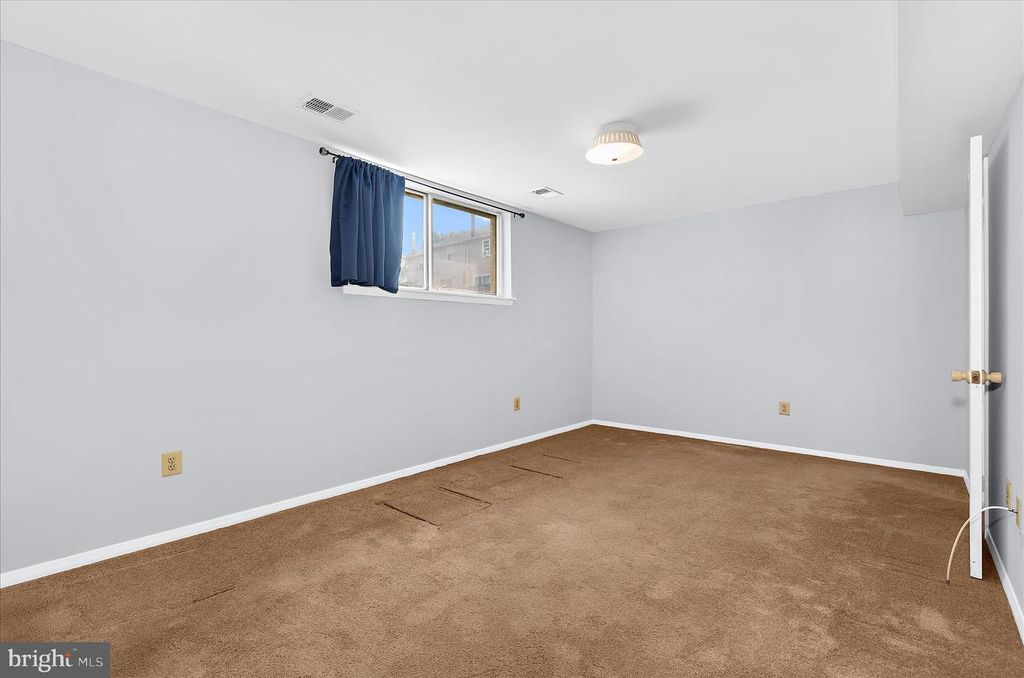 Image 33 of property listing at 1066 SAYBROOK HARBOUR, Pasadena, MD 21122