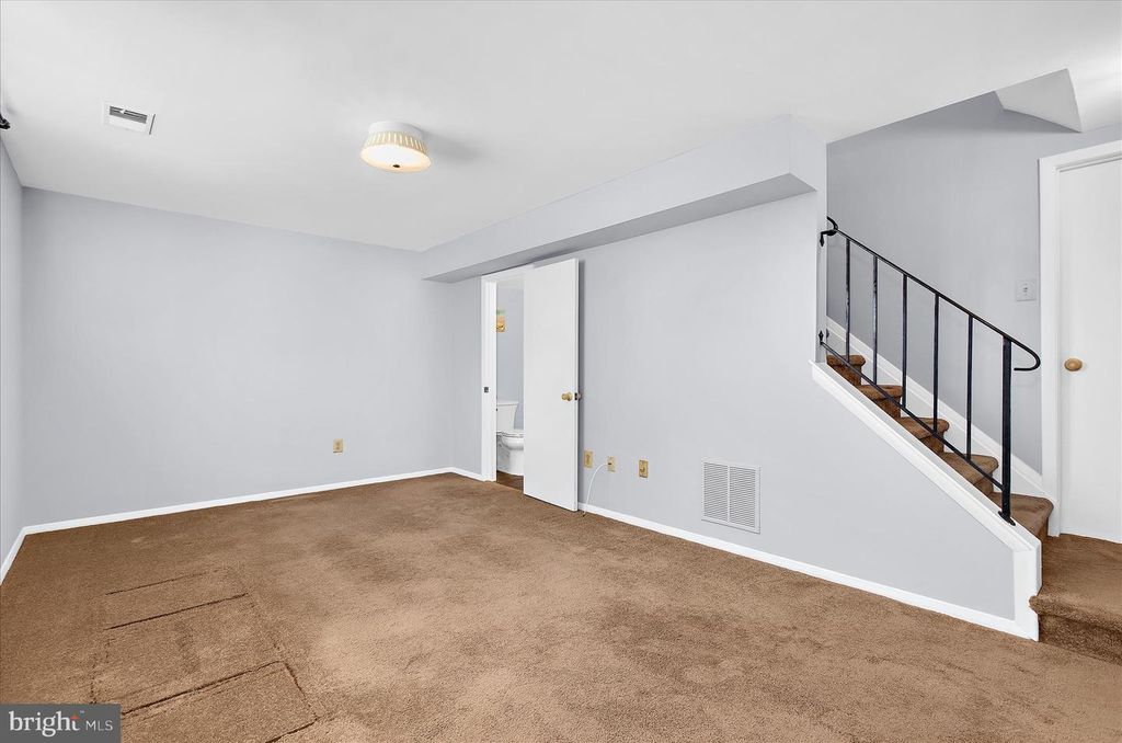 Image 34 of property listing at 1066 SAYBROOK HARBOUR, Pasadena, MD 21122