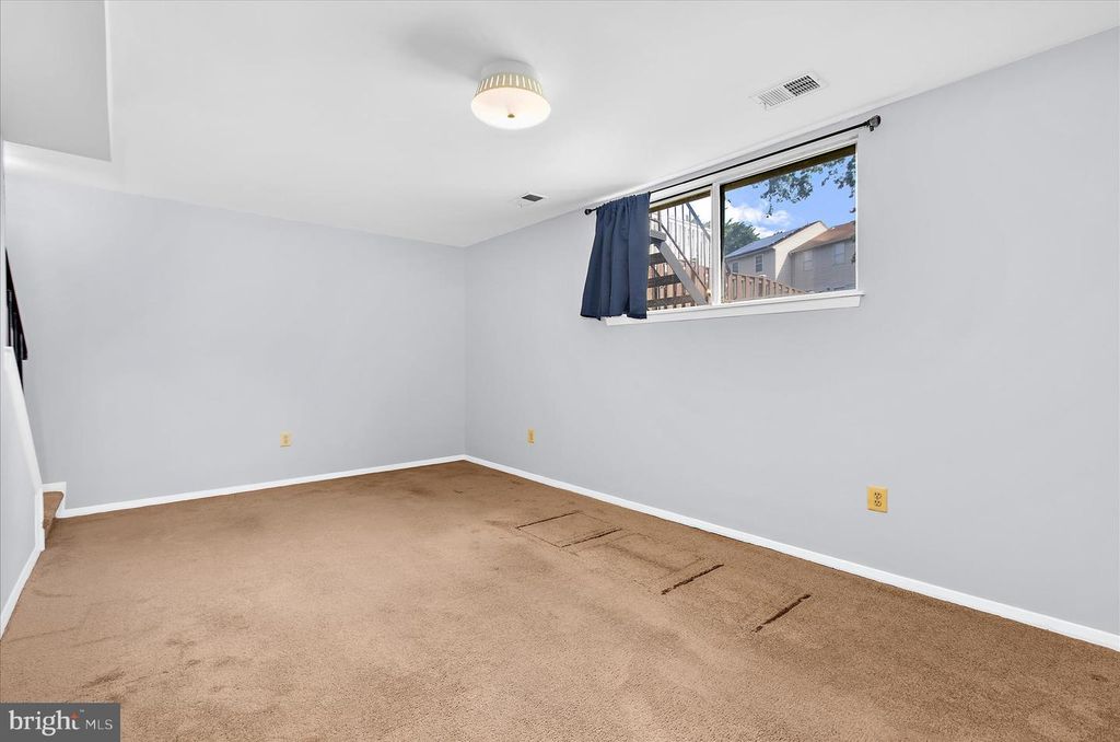 Image 36 of property listing at 1066 SAYBROOK HARBOUR, Pasadena, MD 21122