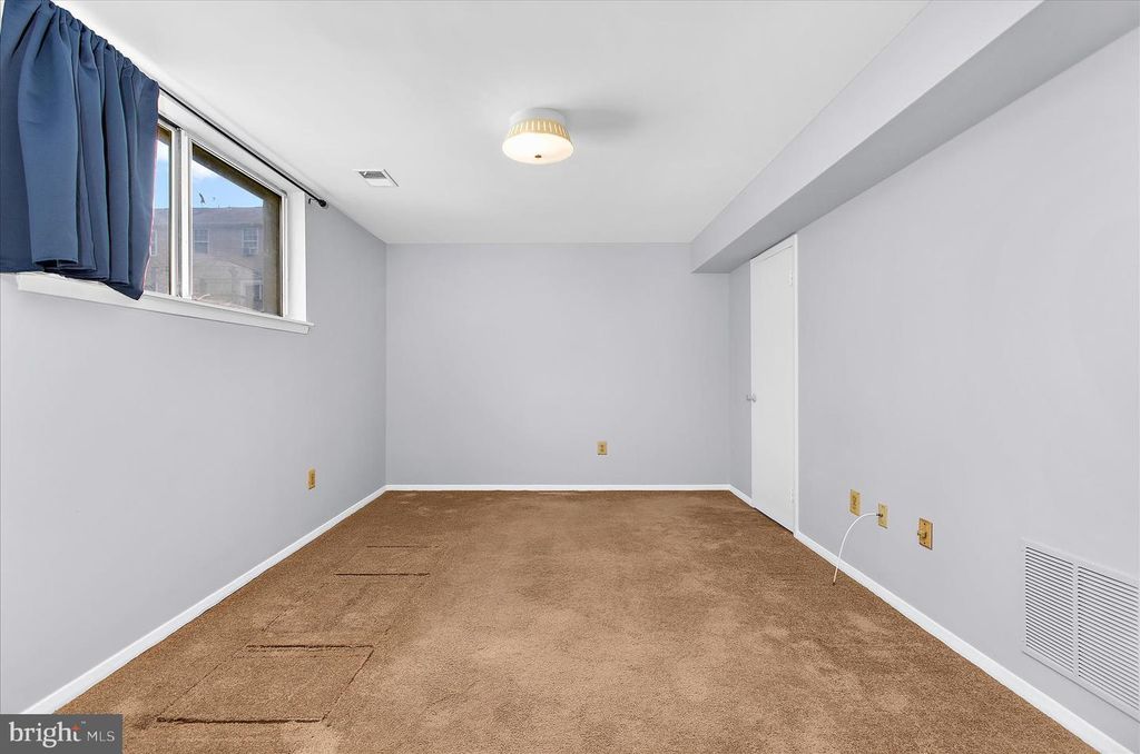 Image 38 of property listing at 1066 SAYBROOK HARBOUR, Pasadena, MD 21122