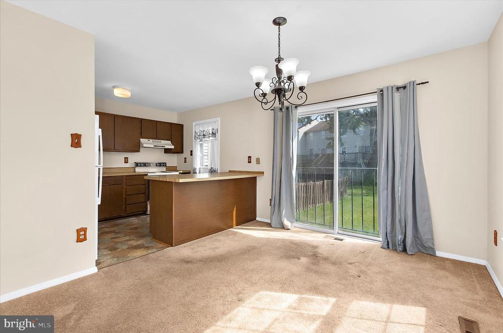Image 4 of property listing at 1066 SAYBROOK HARBOUR, Pasadena, MD 21122
