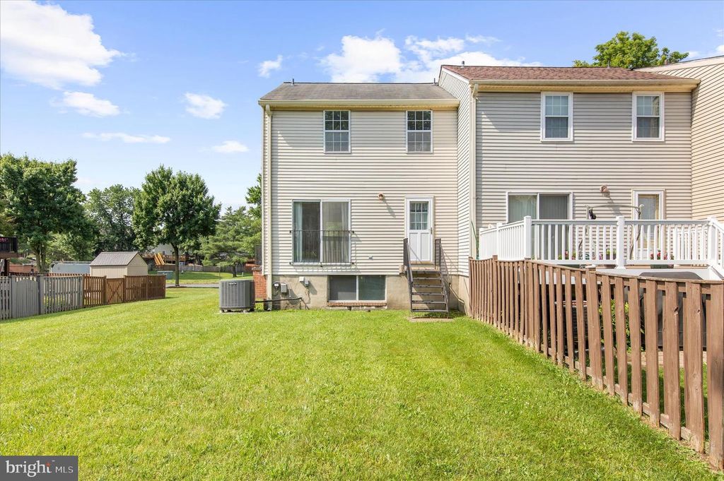 Image 44 of property listing at 1066 SAYBROOK HARBOUR, Pasadena, MD 21122