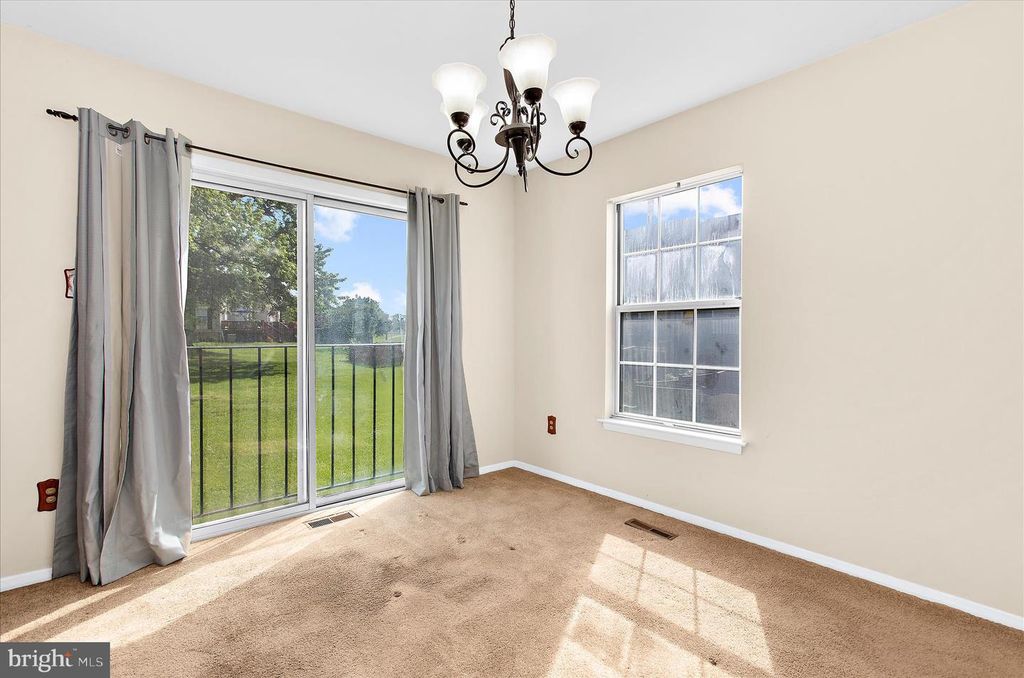 Image 5 of property listing at 1066 SAYBROOK HARBOUR, Pasadena, MD 21122