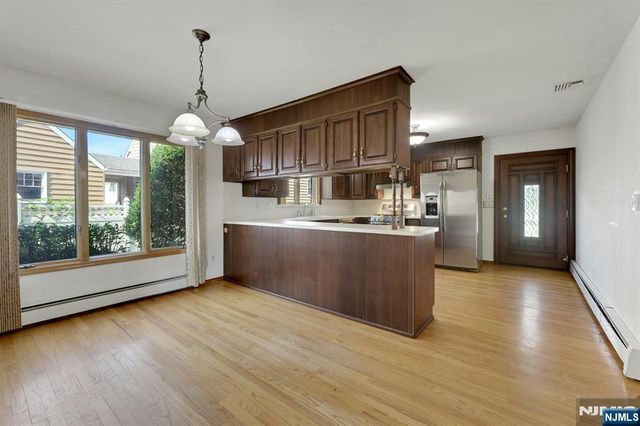 733 1st Street, Lyndhurst, NJ 07071