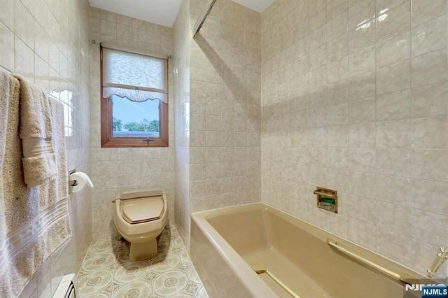 733 1st Street, Lyndhurst, NJ 07071