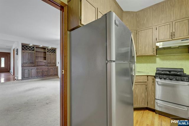 733 1st Street, Lyndhurst, NJ 07071