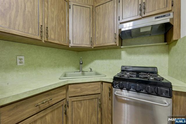 733 1st Street, Lyndhurst, NJ 07071