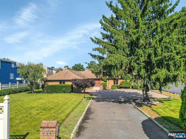 733 1st Street, Lyndhurst, NJ 07071