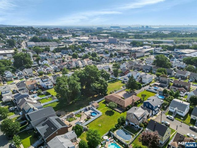 733 1st Street, Lyndhurst, NJ 07071